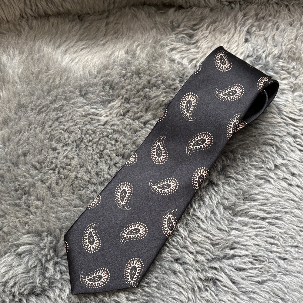 Elegant Black Paisley Tie
